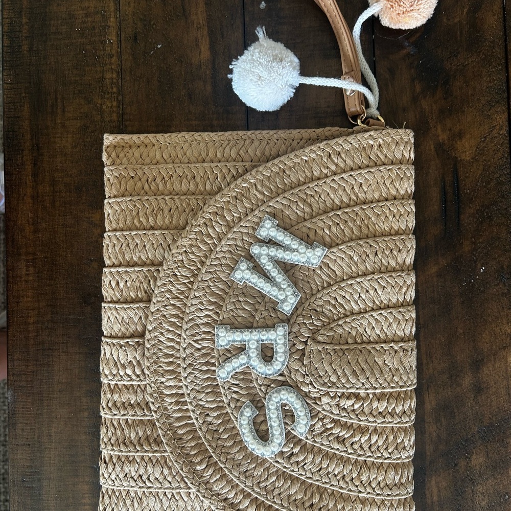MRS. Tan Straw Clutch